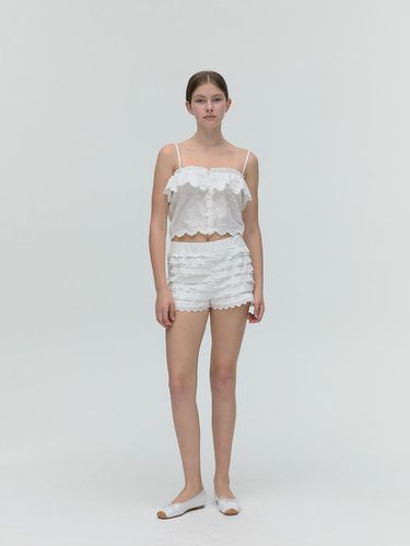 Lace Button Sleeveless Top - White - SOFT SEOUL - Modalova