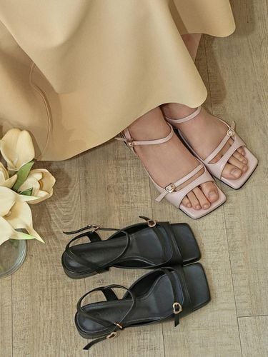 J Rovit Strap Sandals - LOWFLOW - Modalova