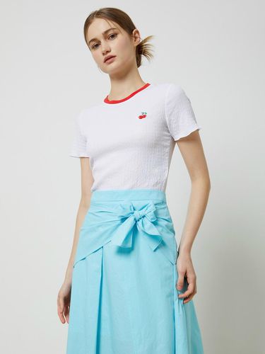 Cherry Embroidery Scallop T-shirt - White - CC collect - Modalova