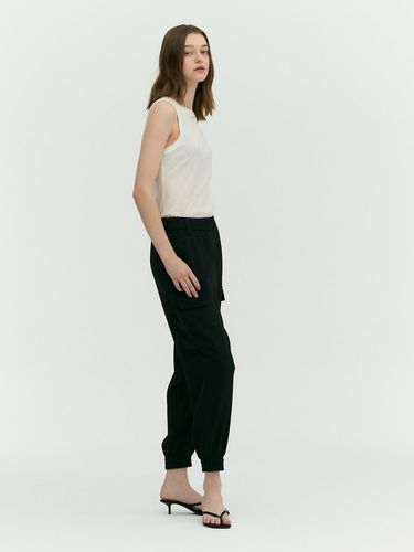 Out Pocket Point Jogger Pants - E.B.M (Edition by Michaa) - Modalova