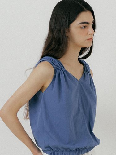 Shoulder Shirred Banded Hem Sleeveless Blouse - L’oiE - Modalova