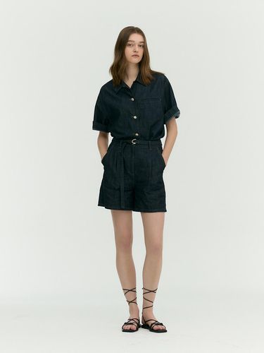 Belted Pin Tuck Point Denim Short Pants - E.B.M (Edition by Michaa) - Modalova