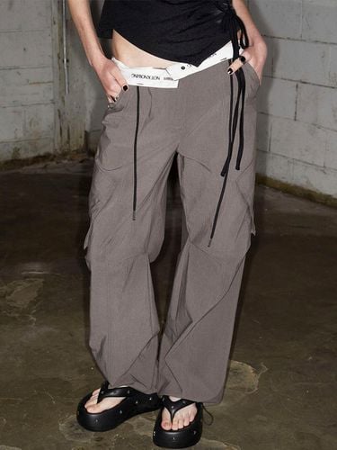 Folded Low Waist Multi Cargo Pants_Grey - NOTKNOWING - Modalova