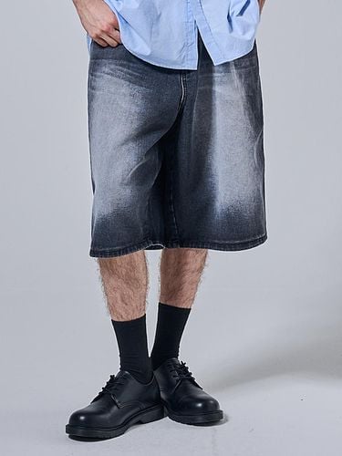 Semi Black Bermuda Denim Short Pants_Black Denim - OTHERFITS - Modalova