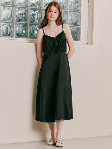 Satin Twist Slip Dress (Black) - We’Dee - Modalova