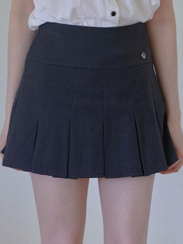 Classic Pendant Pleats Mini Skirt (2 Color) - LETTER FROM MOON - Modalova