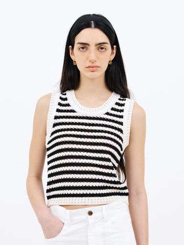 Punching Stripe Knit Top_White - Jun by Jun k. - Modalova