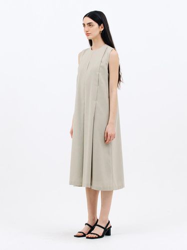 Front Pleats Dress_Light Khaki - Jun by Jun k. - Modalova