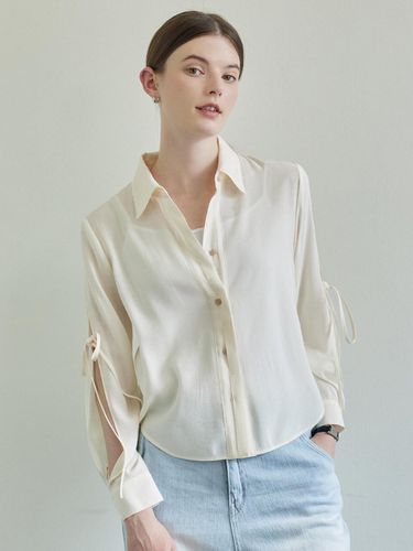 Slit Edge Blouse _ Beige - hyyk - Modalova