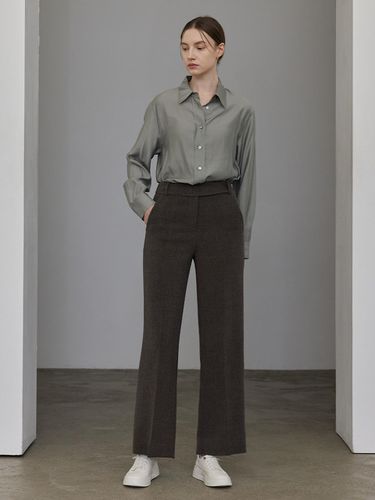 Slightly Wide Leg Trouser - hyyk - Modalova