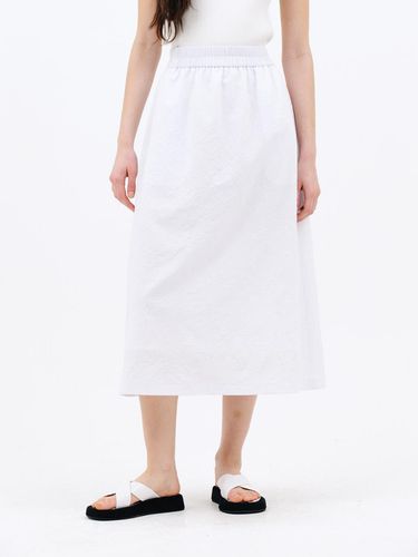 Crease Midi Skirt_White - Jun by Jun k. - Modalova