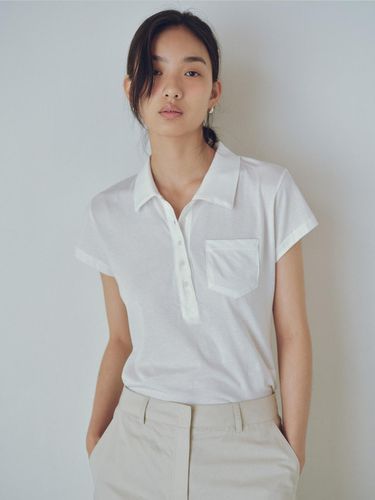 Crop Collar Half T-shirt - URAGO - Modalova