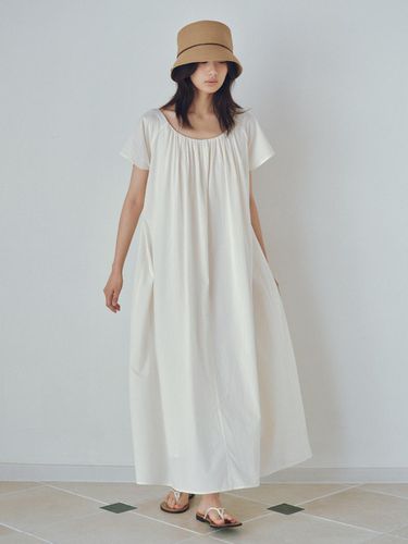 Shirring String Long Dress - URAGO - Modalova