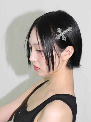 Gothic Cross Hair Pin - CLUT STUDIO - Modalova