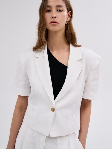 Tani Linen Crop Jacket - BLOSSOM H COMPANY - Modalova