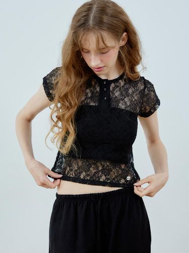 Lace Button Top_Black - HHIPS - Modalova