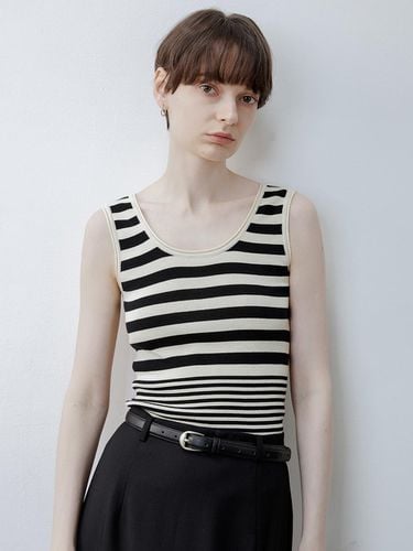 Striped U Neck Camisole - tageechita - Modalova