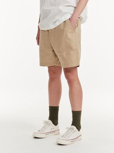 Explore Cotton Short Pants_Beige - HELEMENT - Modalova