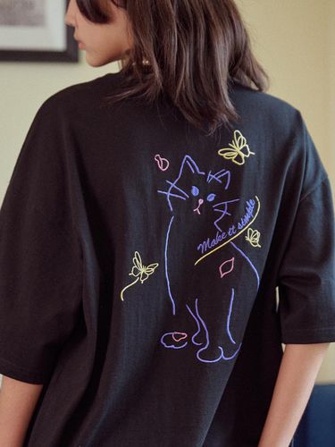 Kitten Fly Embroidery T-shirt_Black - CPGN - Modalova