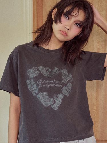 Heart Bear Pigment Crop T-shirt_Smoke Black - CPGN - Modalova