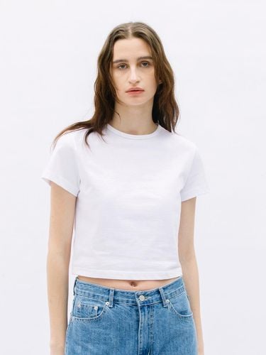 Crop Half Sleeve T shirt (3 Color) - WEARIS - Modalova