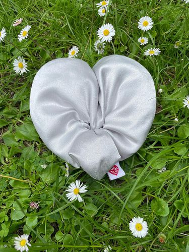 Brave Heart Scrunchie_Silver - Tilda Ma Tilda - Modalova