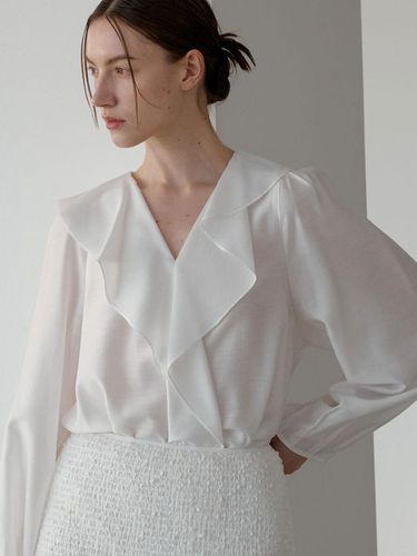 Ruffle Blouse_White - GRIDA-J - Modalova