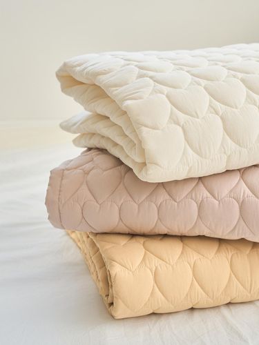 Heart Padded Padding Blanket - DECOVIEW - Modalova