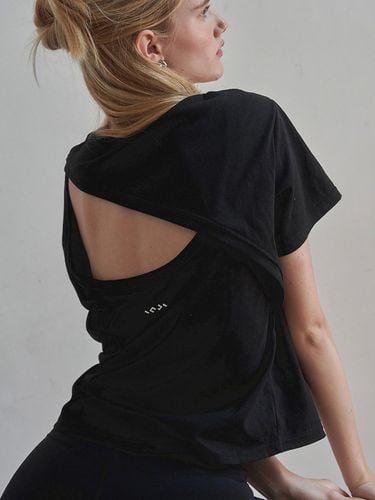 Diagonal Opening Back Short Sleeve Blouse [] - INJIACTIVE - Modalova