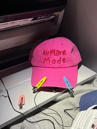 Airplane Mode Ball Cap_Pink - INJIACTIVE - Modalova