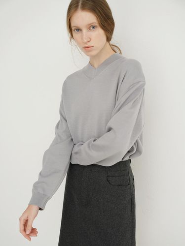 Agatha V-Neck Knit Sweater _ Gray - LEIE - Modalova