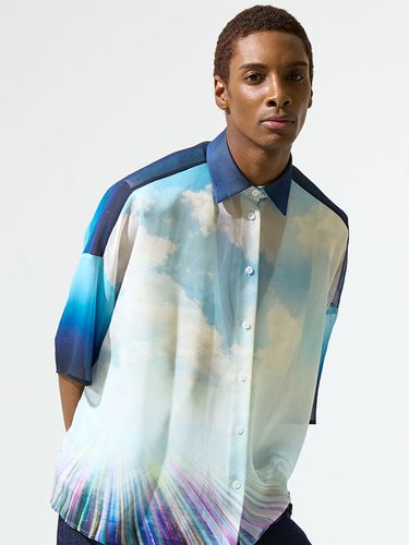 Utopia Back Printed Oversized Shirt - GREEDILOUS - Modalova