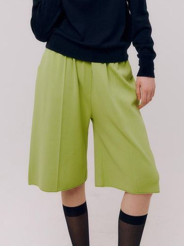 Bermuda Pants (Light Green) - Maggie - Modalova