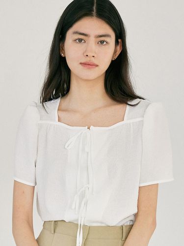 H Square Ribbon 2way Blouse_White - ANEDIT - Modalova