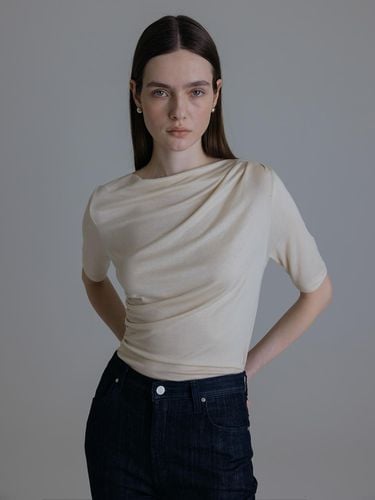 SWAN DRAPE TEE (3colors) - TOWAV - Modalova