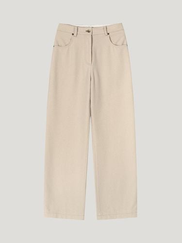 BOUCLE SLIM SLACKS (BEIGE) - eveningbrings - Modalova