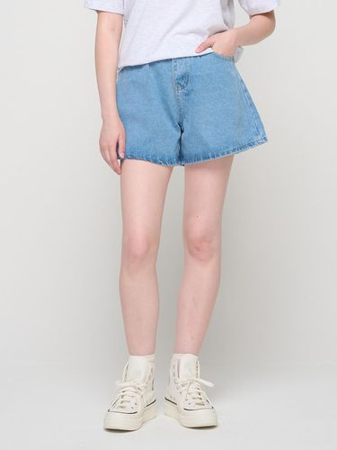 One Tuck Wide Fit A-line Denim Shorts (Light Indig - ROIDESROIS - Modalova