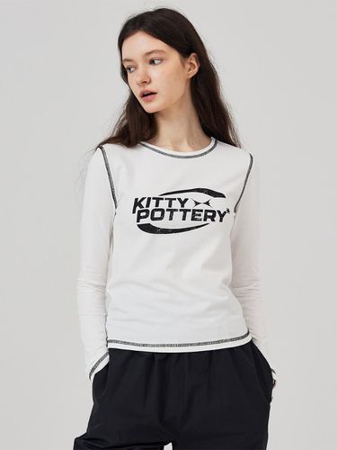 Sporty Graphic Long Sleeve T-shirt - KITTY POTTERY - Modalova