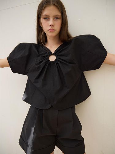 Posie O-ring Lantern Sleeve Blouse_Black - FAYRI - Modalova