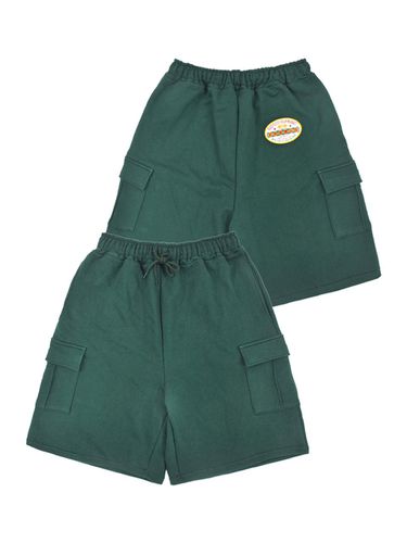 Asian Market Logo Cargo Shorts - Green - SLEEPYEYES - Modalova