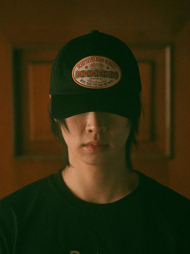 Asian Market Logo Cap - Black - SLEEPYEYES - Modalova