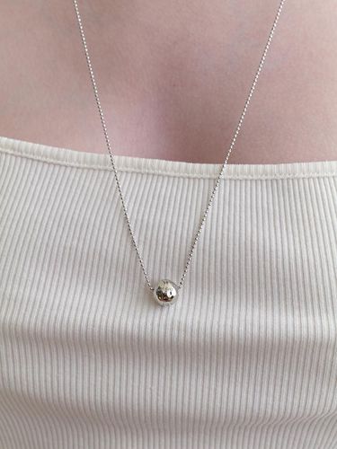 Signature Ball Necklace - Primaute - Modalova