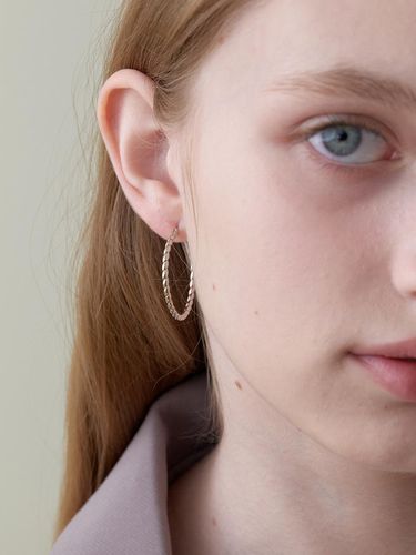 Thin round earring - Primaute - Modalova