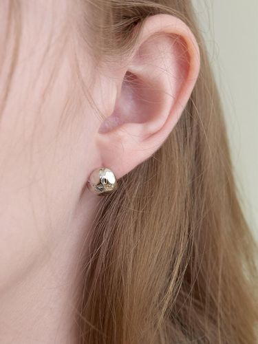 Signature Ball Earring - Primaute - Modalova