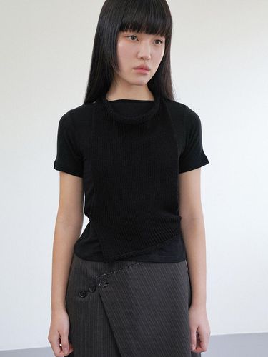 Square knit vest in black - Kindred - Modalova