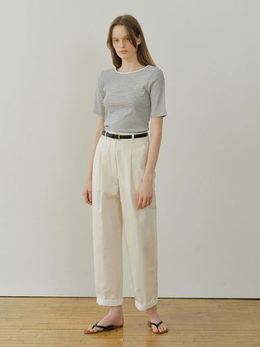 Roll-up tuck pants (cream) - blank03 - Modalova