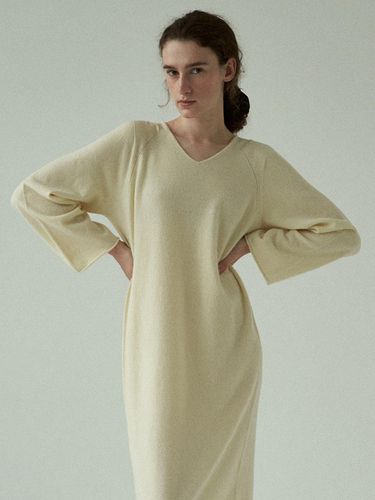 Cashmere wholegarment dress (cream) - blank03 - Modalova