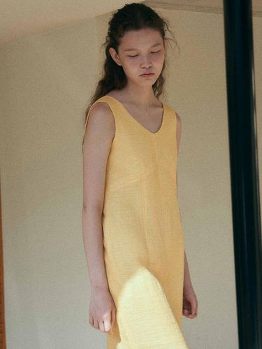 Linen v dress [Italian fabric] (yellow) - blank03 - Modalova