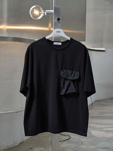 Big Pocket T-Shirt_Black - EZIO - Modalova