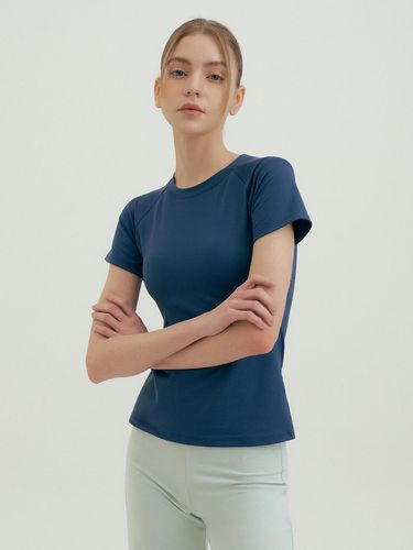 Luna Basic Half Sleeve Top - FRONT2LINE - Modalova